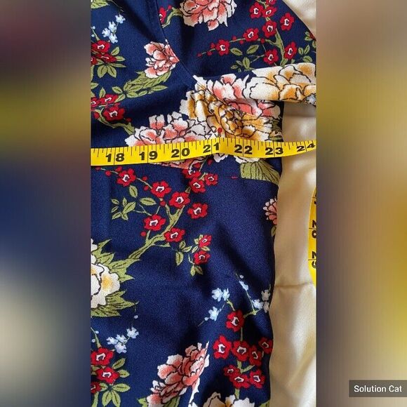 D & Co Blouse Women’s Large Blue Roses Floral Tunic Long Sleeves Cottagecore - Picture 6 of 7